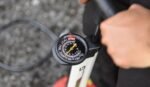 BOMBA TALONADORA DE PIE GIYO GF-94TA 240PSI - Imagen 6